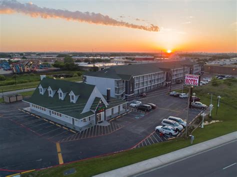 Motels in Grande Prairie from $57/night .